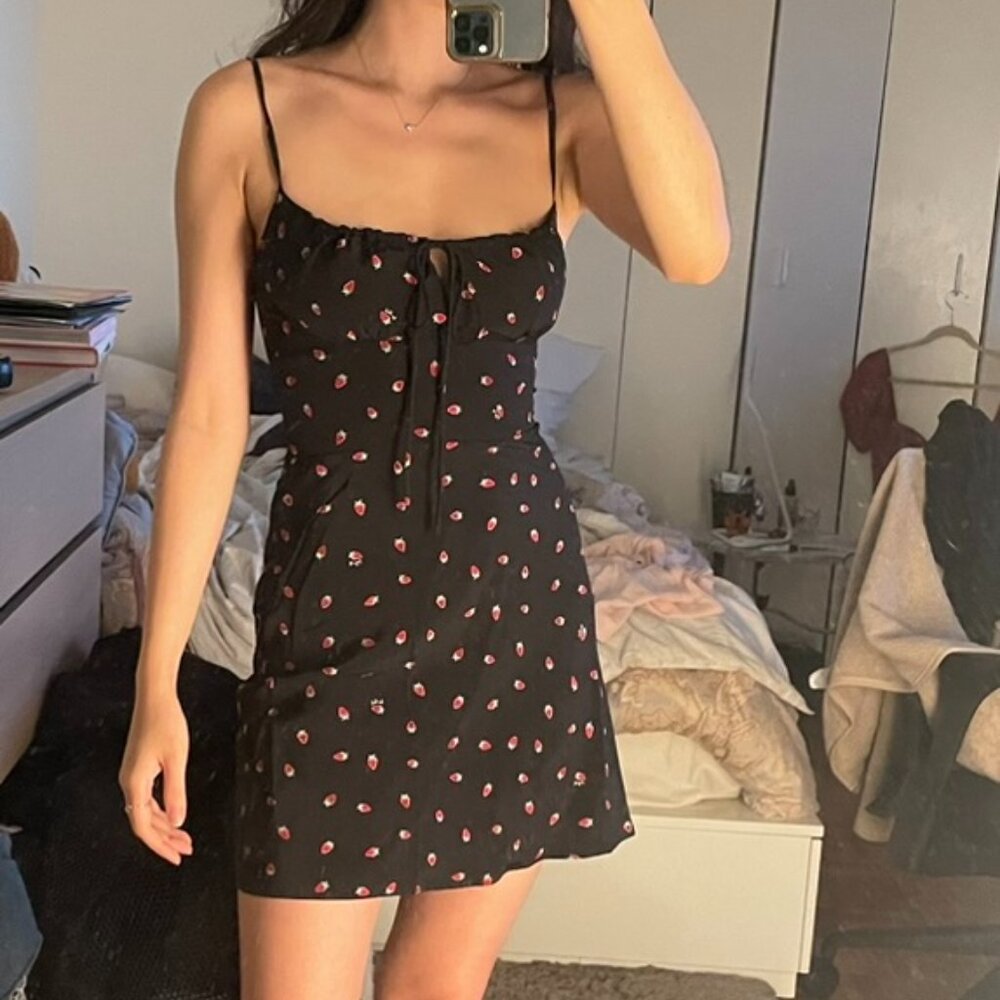 (LIKE NEW) Realisation Par The Inez - Black Strawberry 🍓 size XS